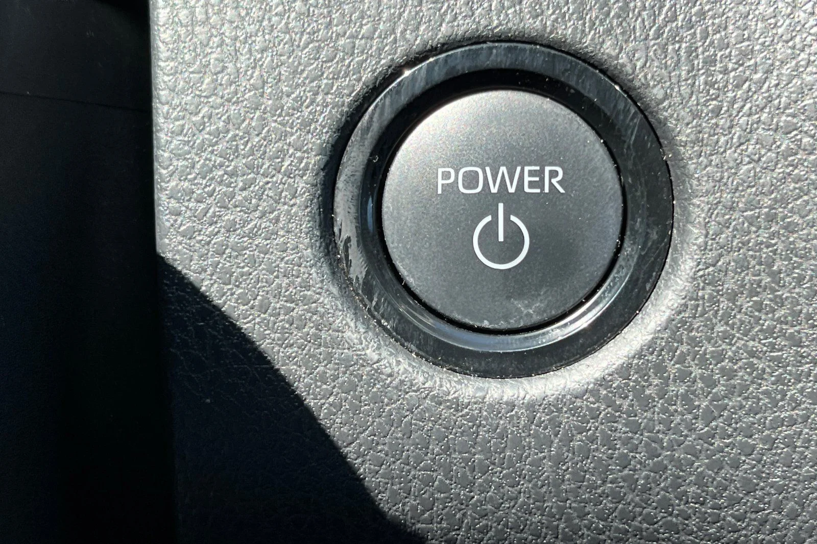 2025 Toyota Camry LE - Photo 31