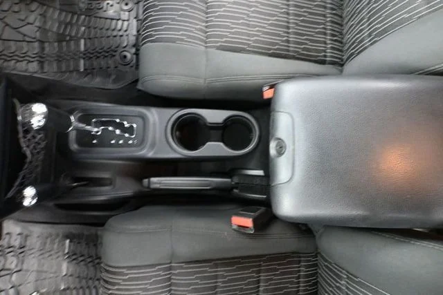 2012 Jeep Wrangler Unlimited Rubicon - Photo 29