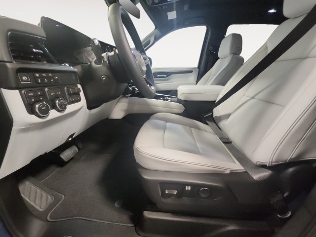 2026 Chevrolet Suburban Premier - Photo 9