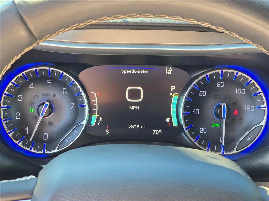 Used 2024 Black Chrysler Touring L image 6