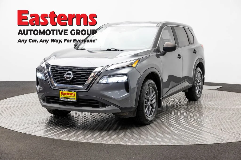 Used 2023 Gray Nissan S image 1