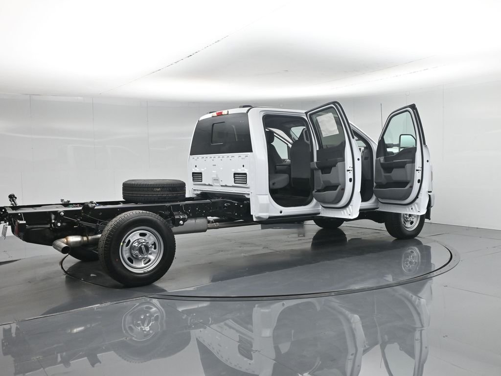 New 2026 Oxford White Ford XL image 5