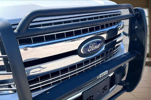 Used 2019 White Ford Lariat image 25