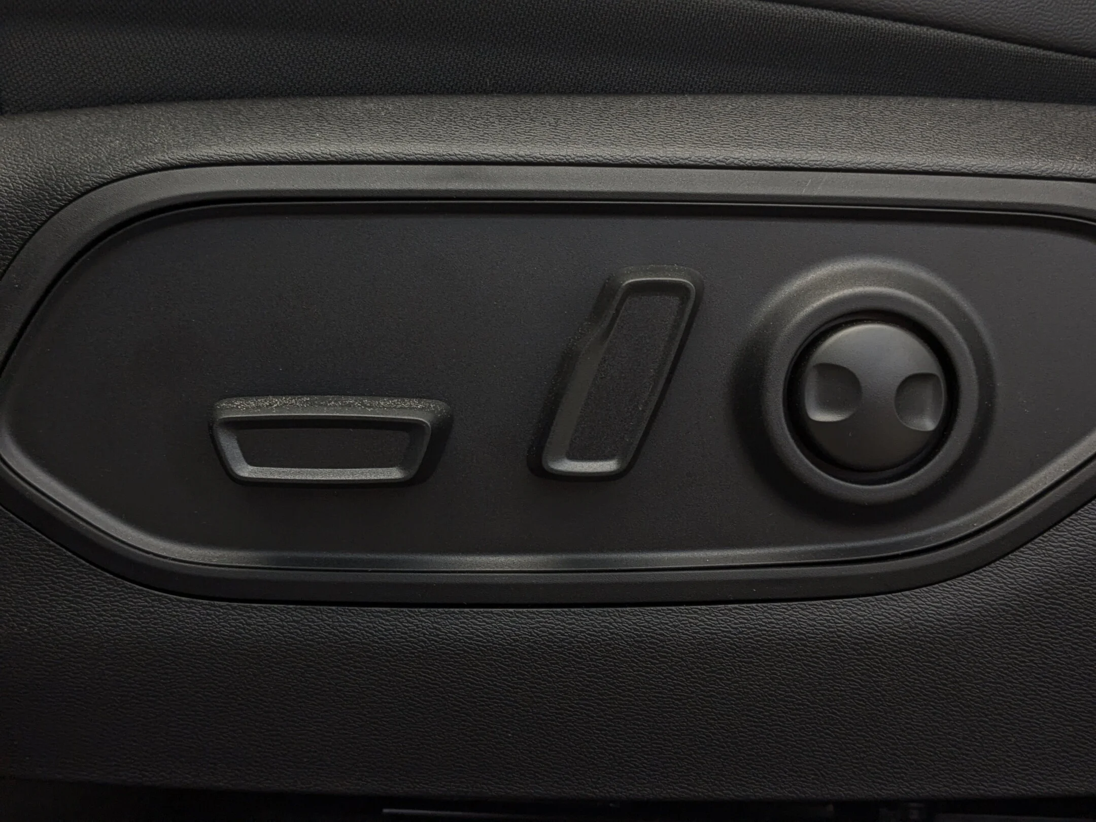 New 2026 White Jeep Limited - - Hybrid - Tech Grp - Uconnect 5 NAV - 9 Spkr Audio - Mopar Interior Pkg & More! image 14