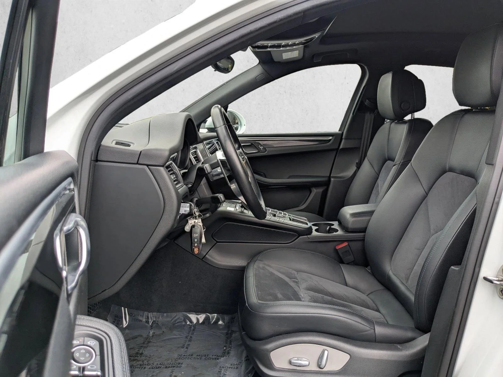 Used 2017 White Porsche  image 12