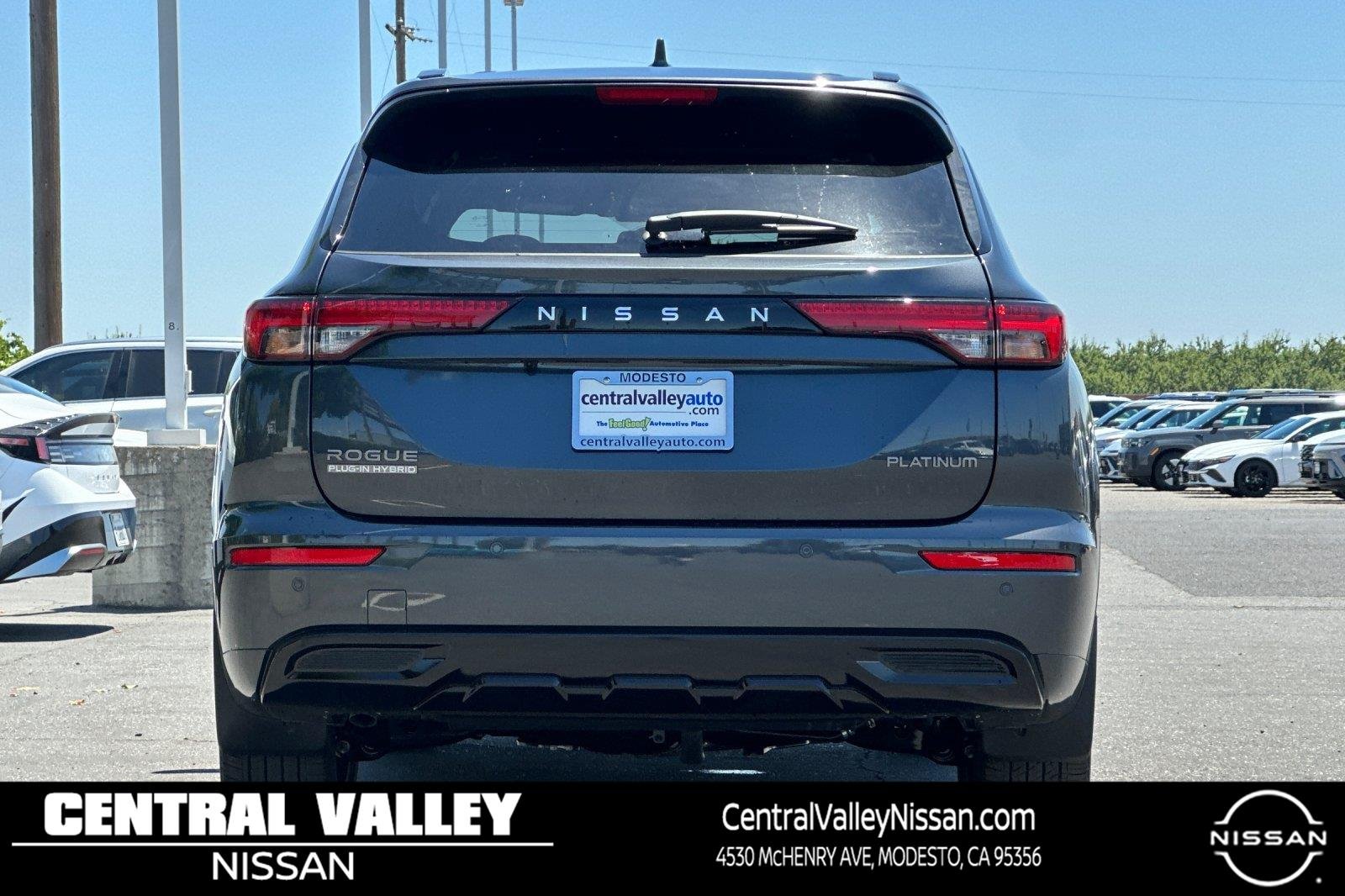 New 2026 Moonrock Gray Nissan Platinum image 5