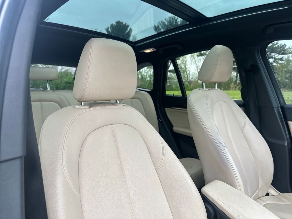 Used 2018 Black Sapphire Metallic BMW xDrive28i image 27