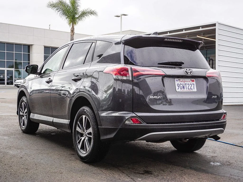 Used 2017 Gray Toyota XLE image 5