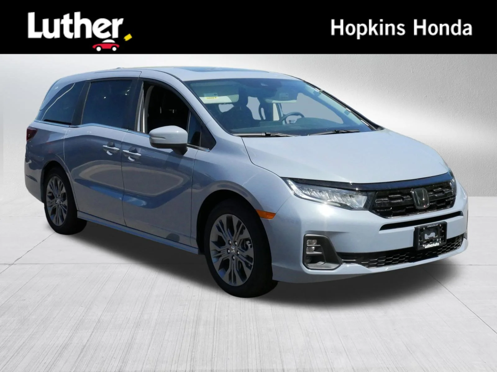2026 Honda Odyssey Touring's photo