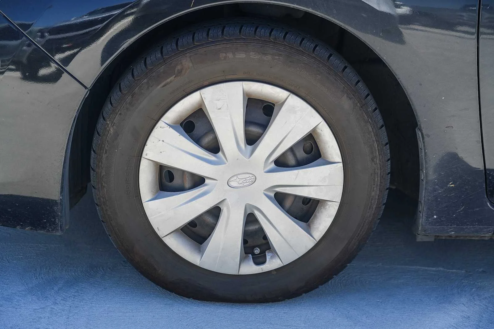 Used 2013 Crystal Black Silica Subaru 2.0i image 11