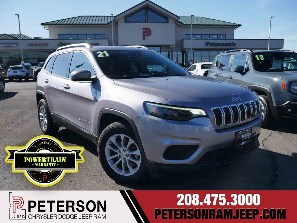 Used 2021 Silver Jeep Latitude image 1
