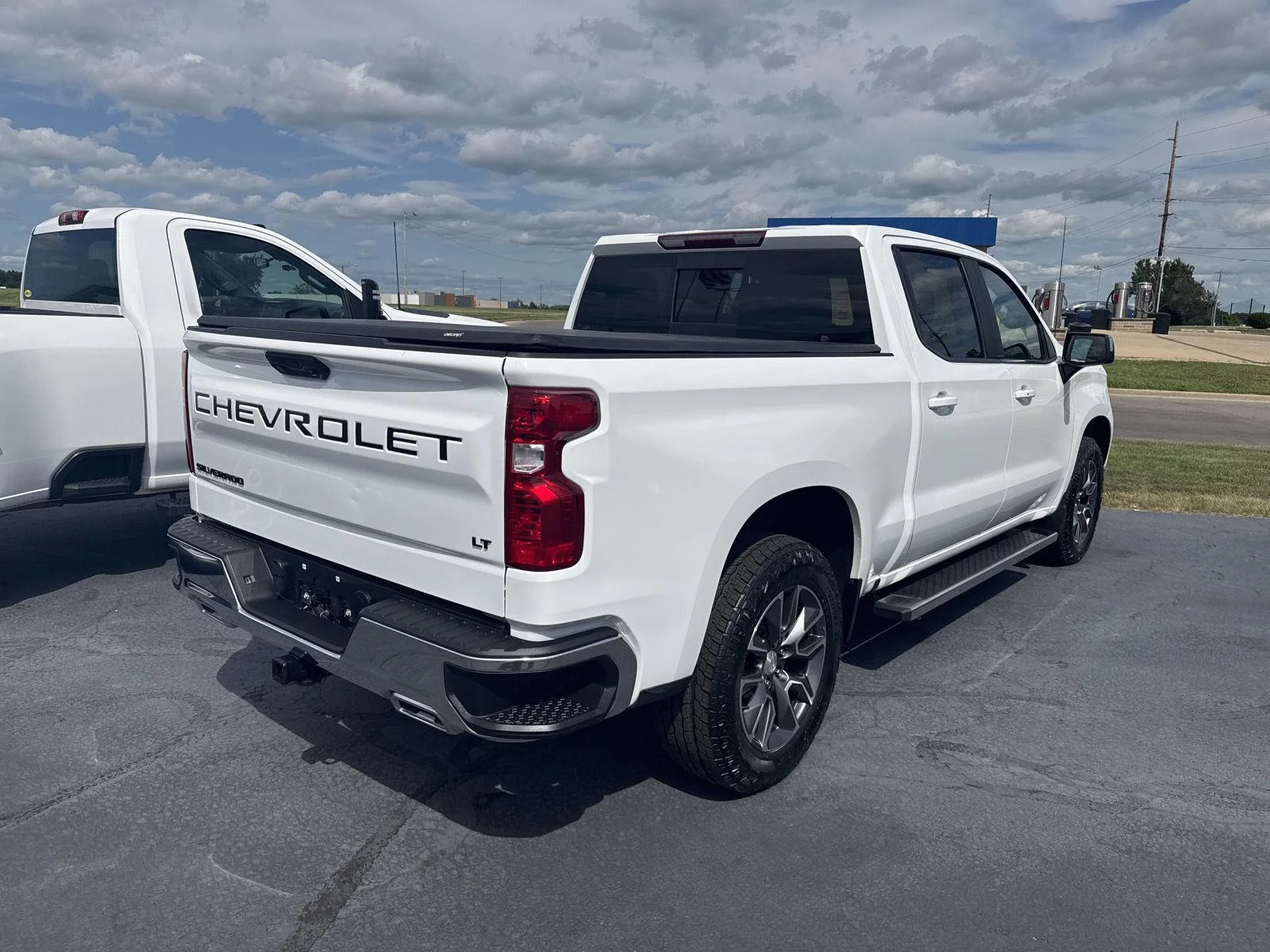 Used 2023 Summit White Chevrolet LT image 4