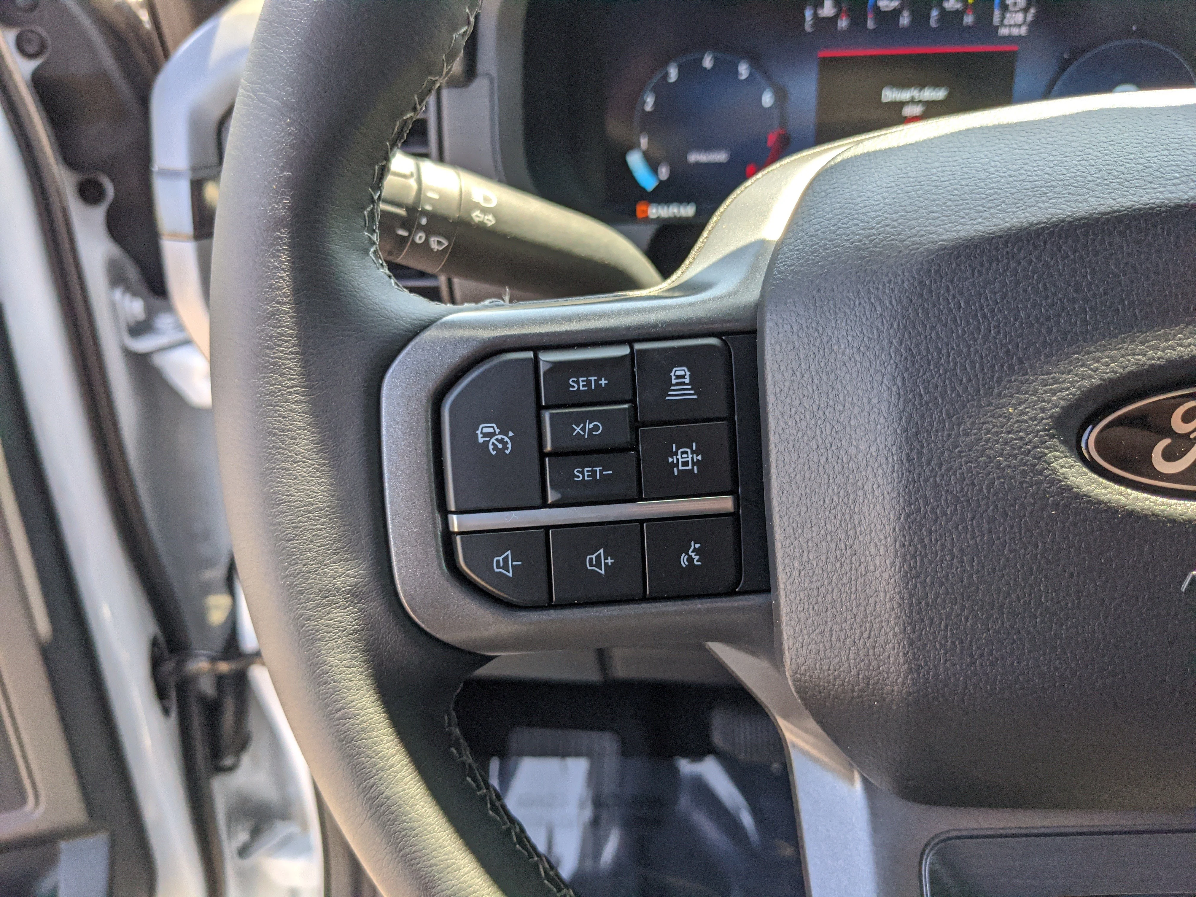New 2026 Oxford White Ford XLT image 27