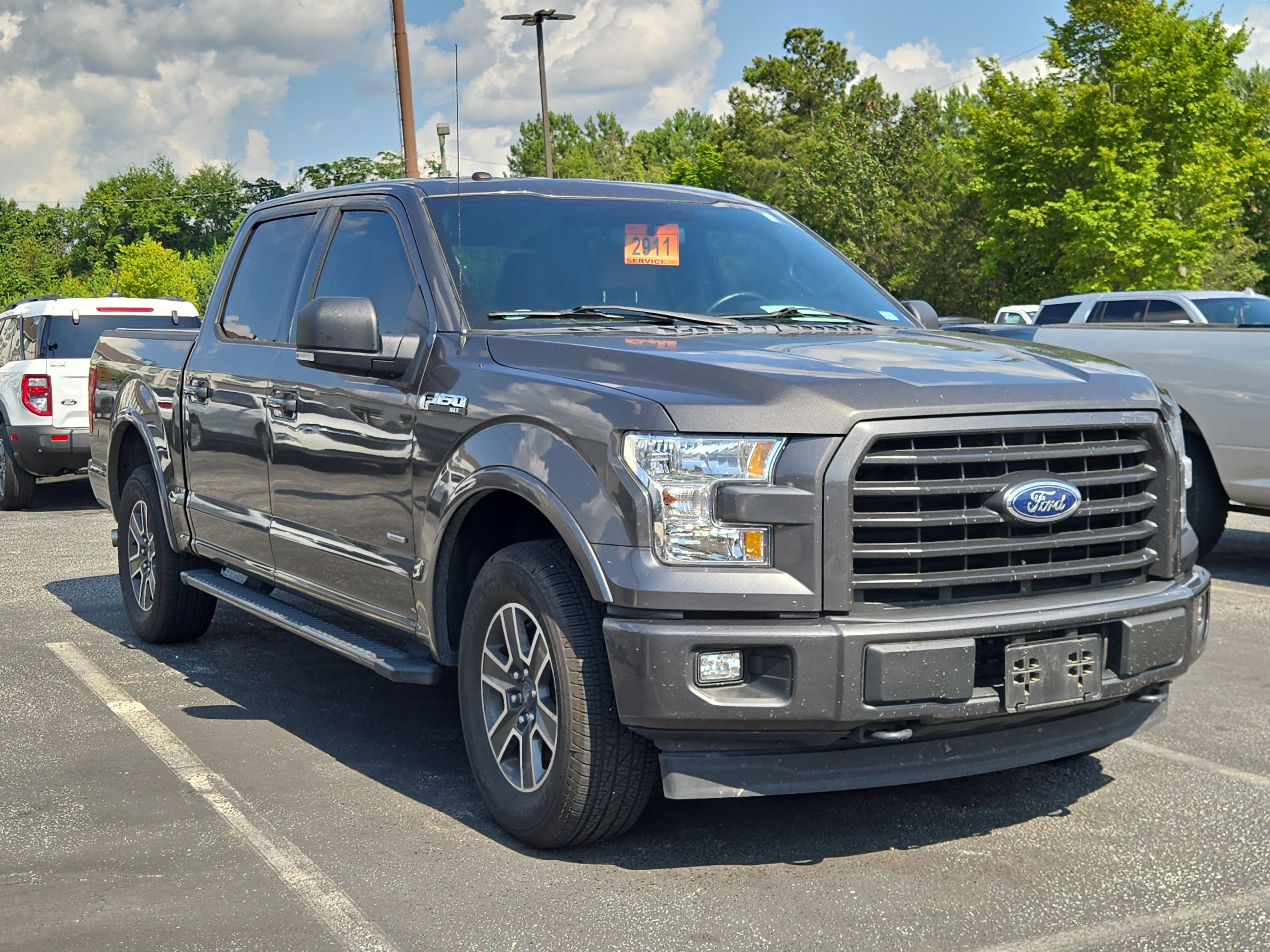 Used 2017 Magnetic Ford XLT image 3