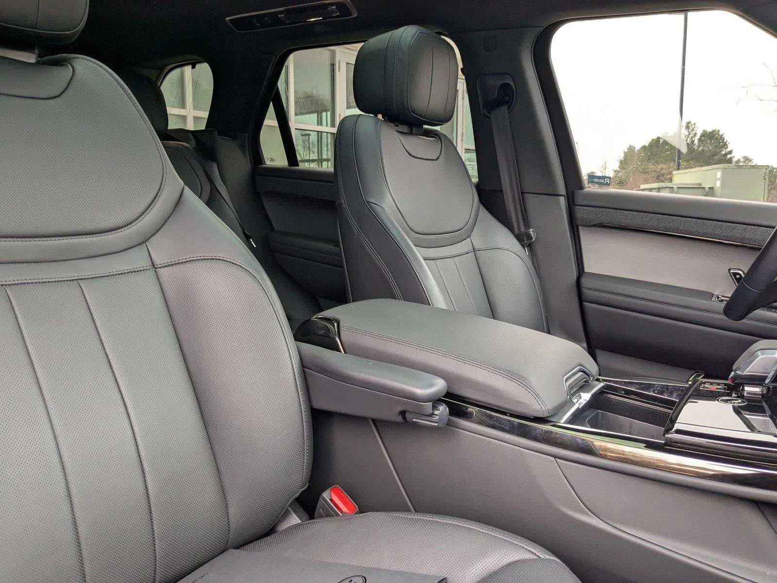 Used 2024 Firenze Red Metallic Land Rover SE image 33