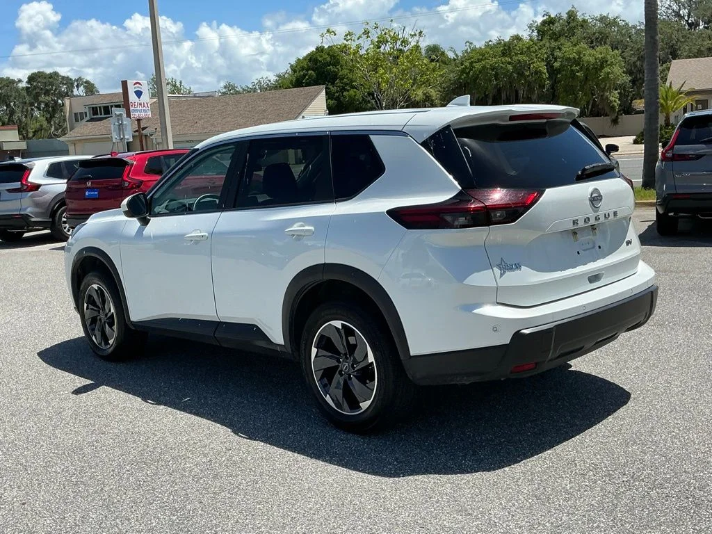 Used 2024 White Nissan SV image 4