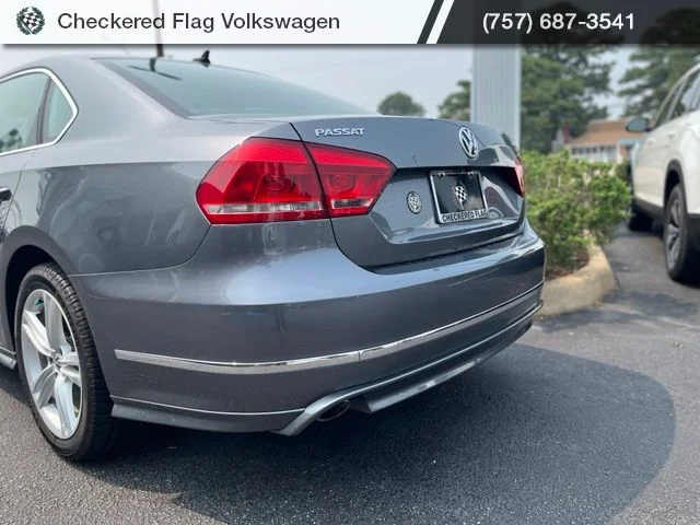 Used 2015 Platinum Gray Metallic Volkswagen TDI SEL Premium image 9