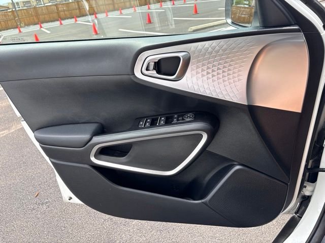 Certified Used 2025 Snow White Pearl Kia LX image 21