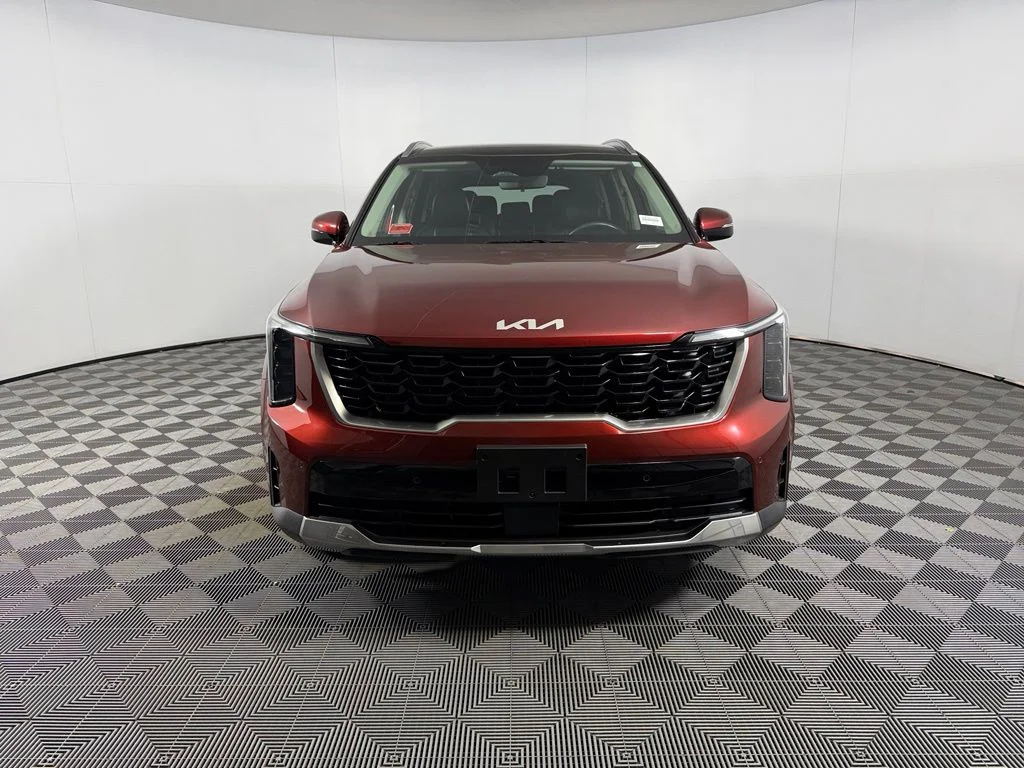 Used 2025 Red Kia S image 4