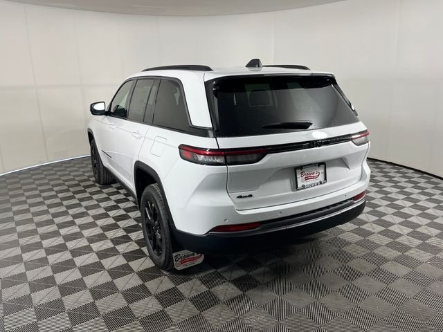 New 2026 Bright White Clear-Coat Exterior Paint Jeep Altitude image 3