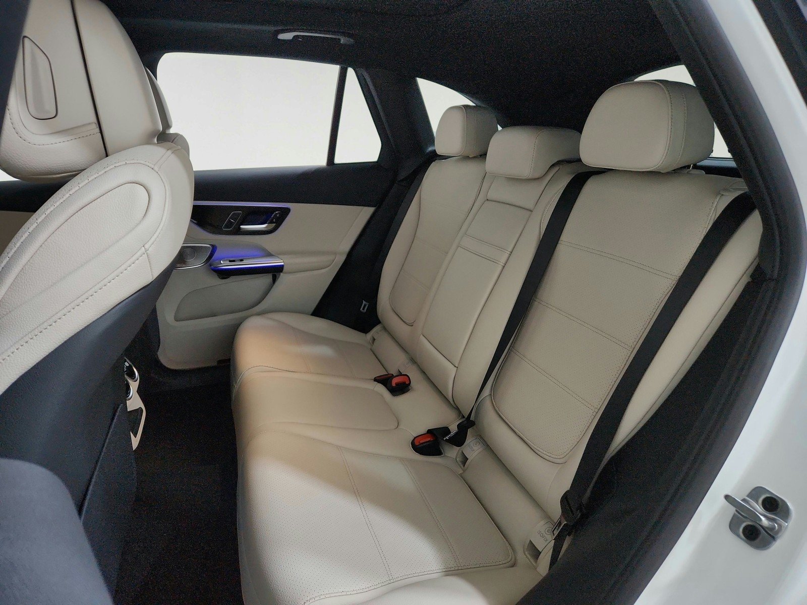 Certified Used 2026 Polar White Mercedes-Benz GLC 300 image 18