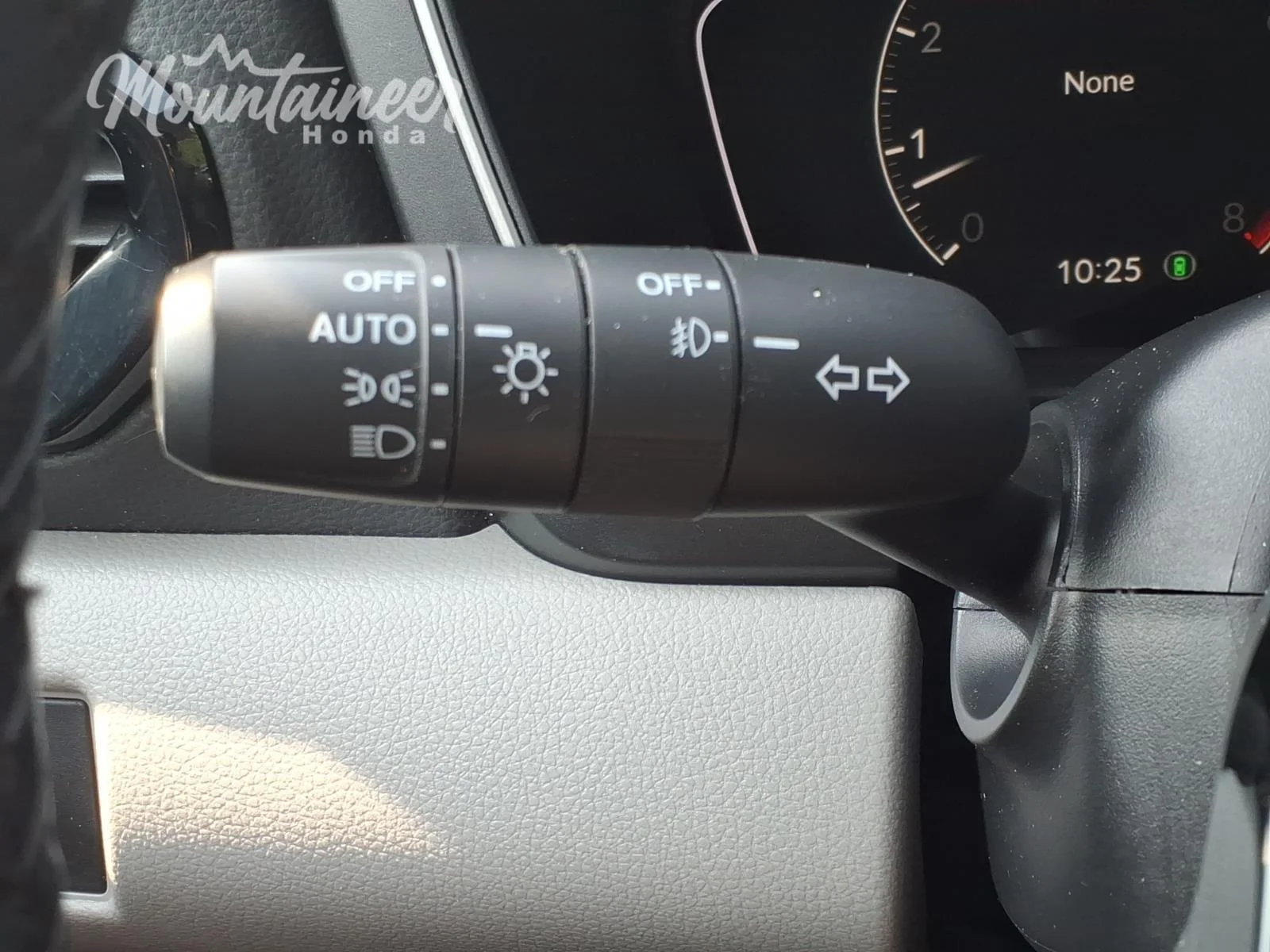 Used 2025 Obsidian Blue Pearl Honda Touring image 34