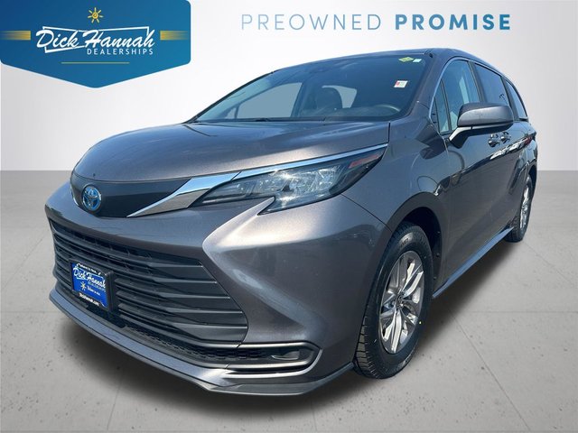 2024 Toyota Sienna LE