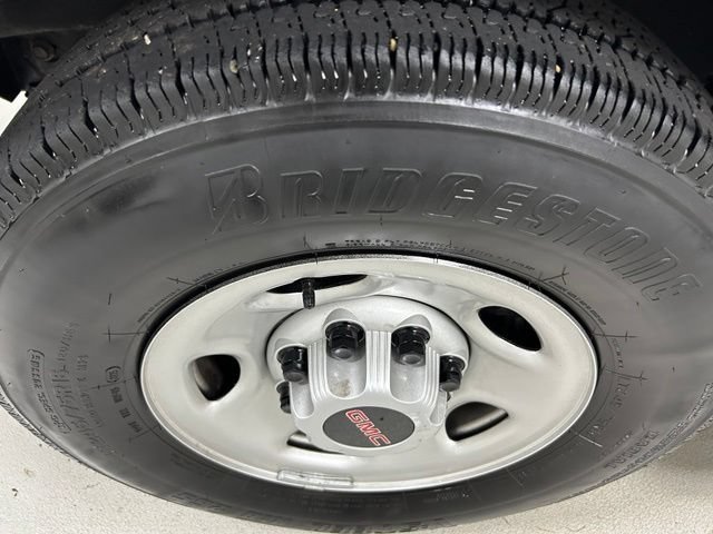 Used 2025 Summit White GMC Work Van image 9