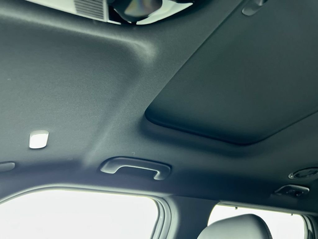 New 2027 Glacial White Pearl Kia X-Line SX image 19