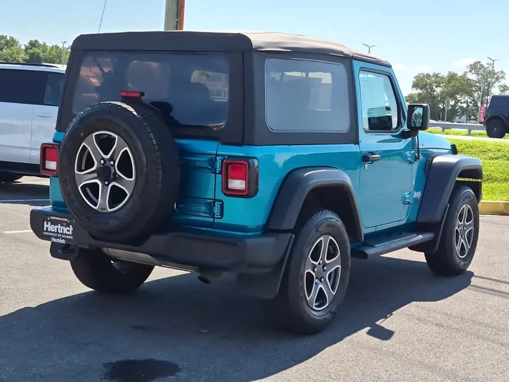 Used 2019 Bikini Pearlcoat Jeep Sport S image 3