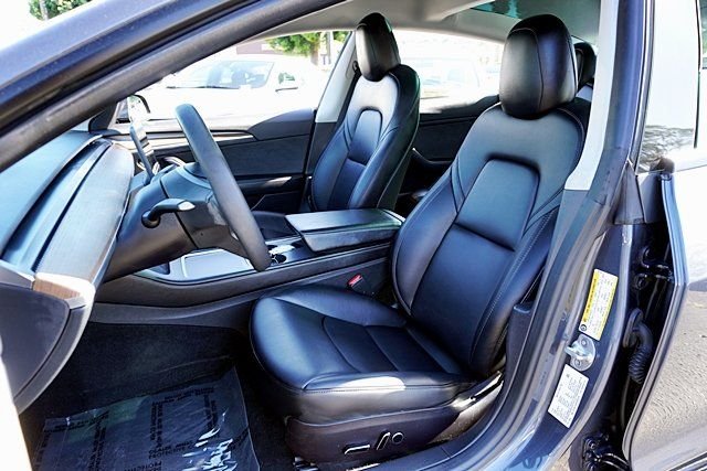 Used 2023  Tesla Base image 13