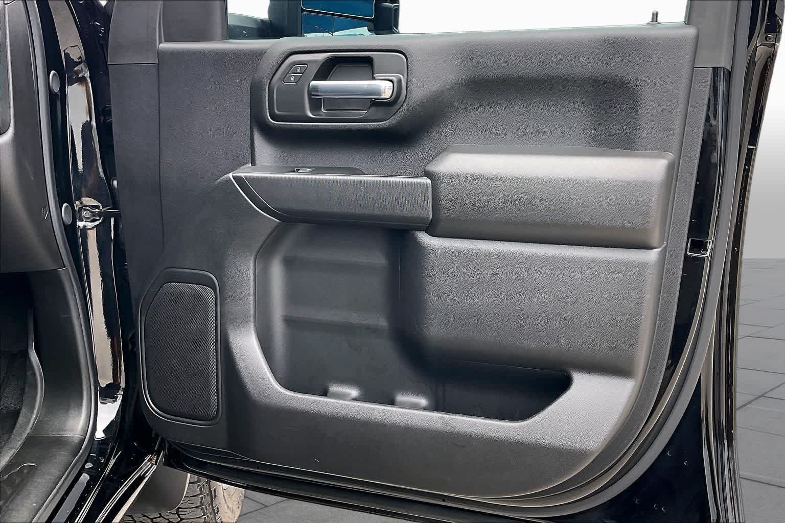 Used 2025 Black Chevrolet Custom image 22
