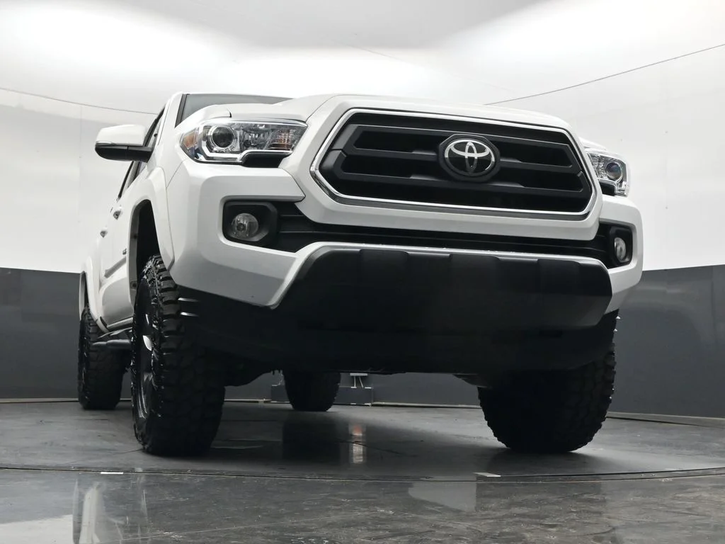 Used 2023 White Toyota SR5 image 25