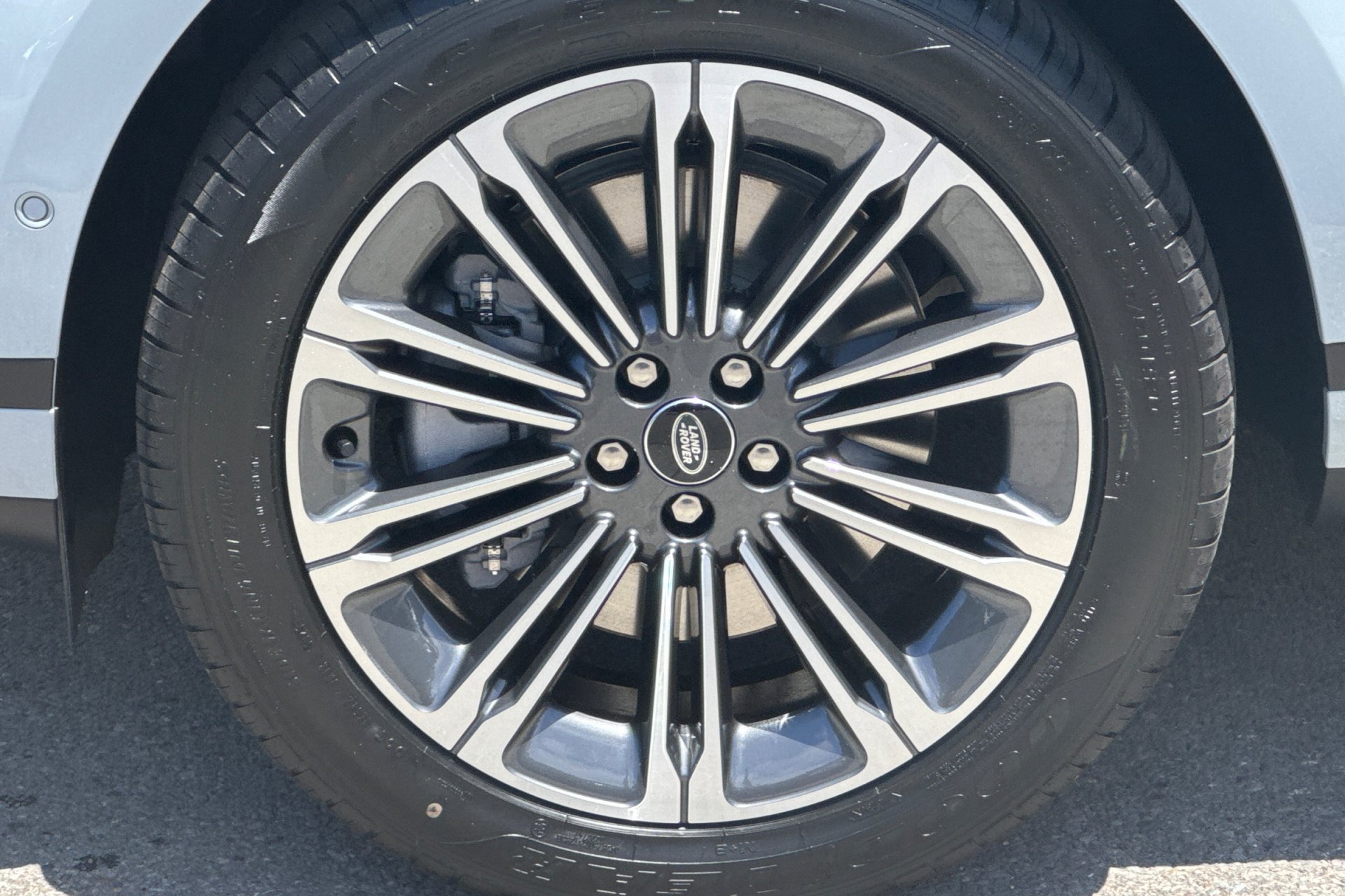 New 2026 Arroios Grey Land Rover Core S image 11