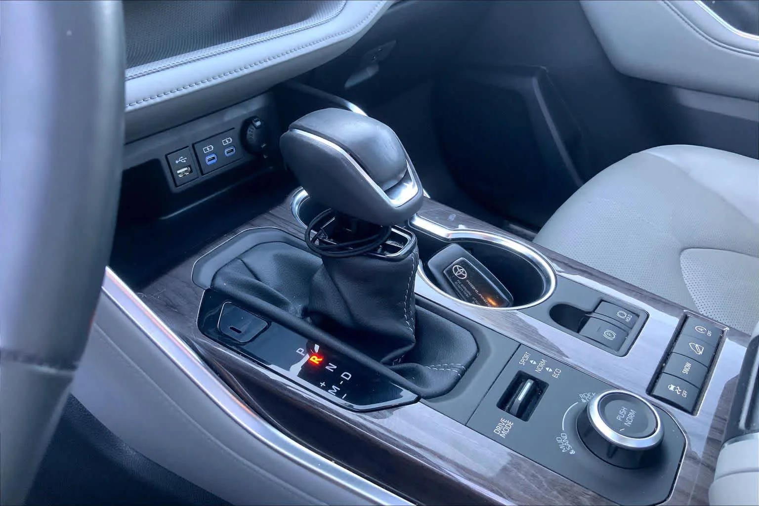 Used 2022 Blueprint Toyota Platinum image 14