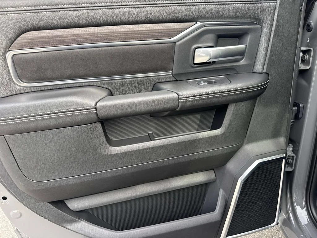 New 2026 Ceramic Gray Clear-Coat Exterior Paint RAM Laramie image 10