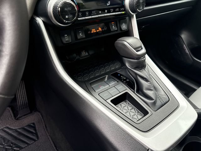 Used 2023 Silver Toyota XLE Premium image 20