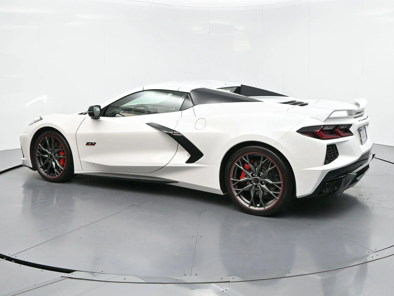 Used 2023 WHITE PEARL METALLIC TRICOAT Chevrolet 3LT image 5