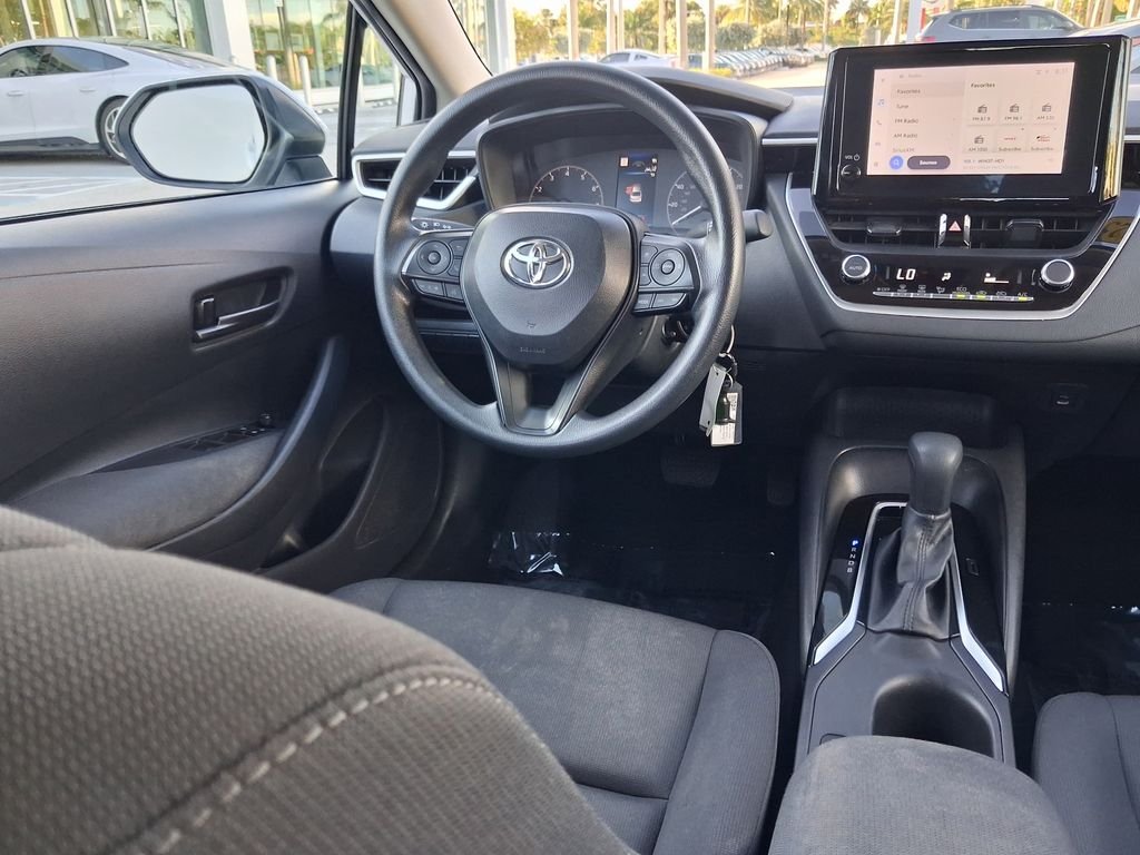 Used 2025 White Toyota LE image 16