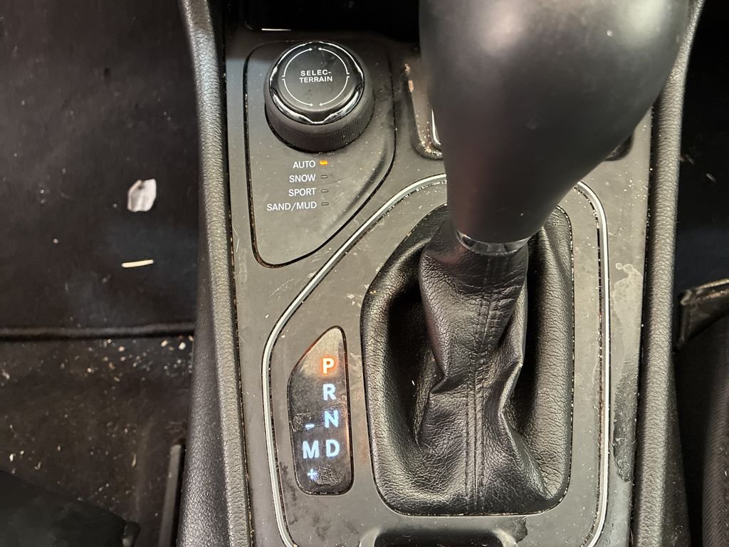 Used 2021 Red Jeep Latitude Lux image 15