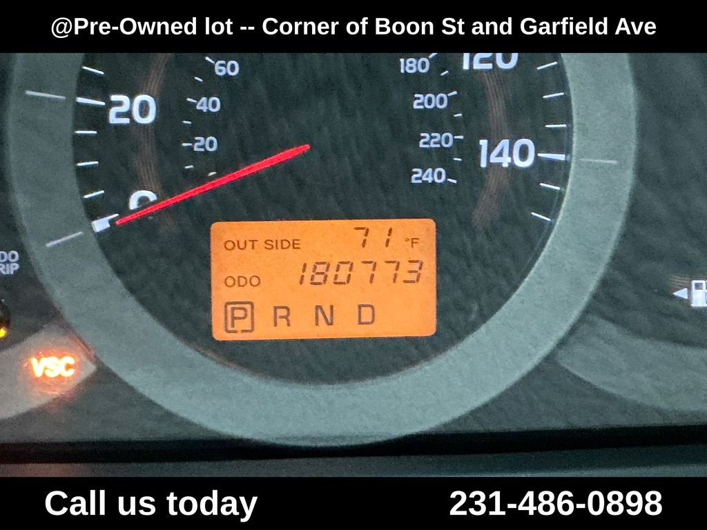 Used 2006 Black Toyota Limited image 22