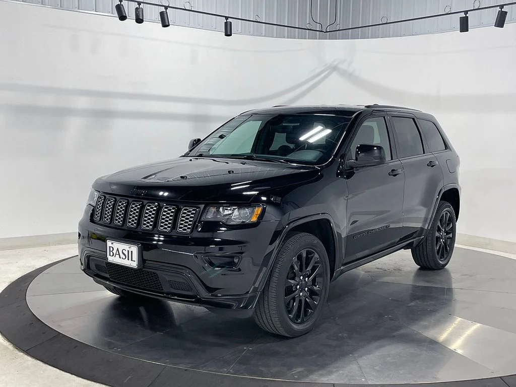 Used 2022 Black Jeep Laredo X image 8