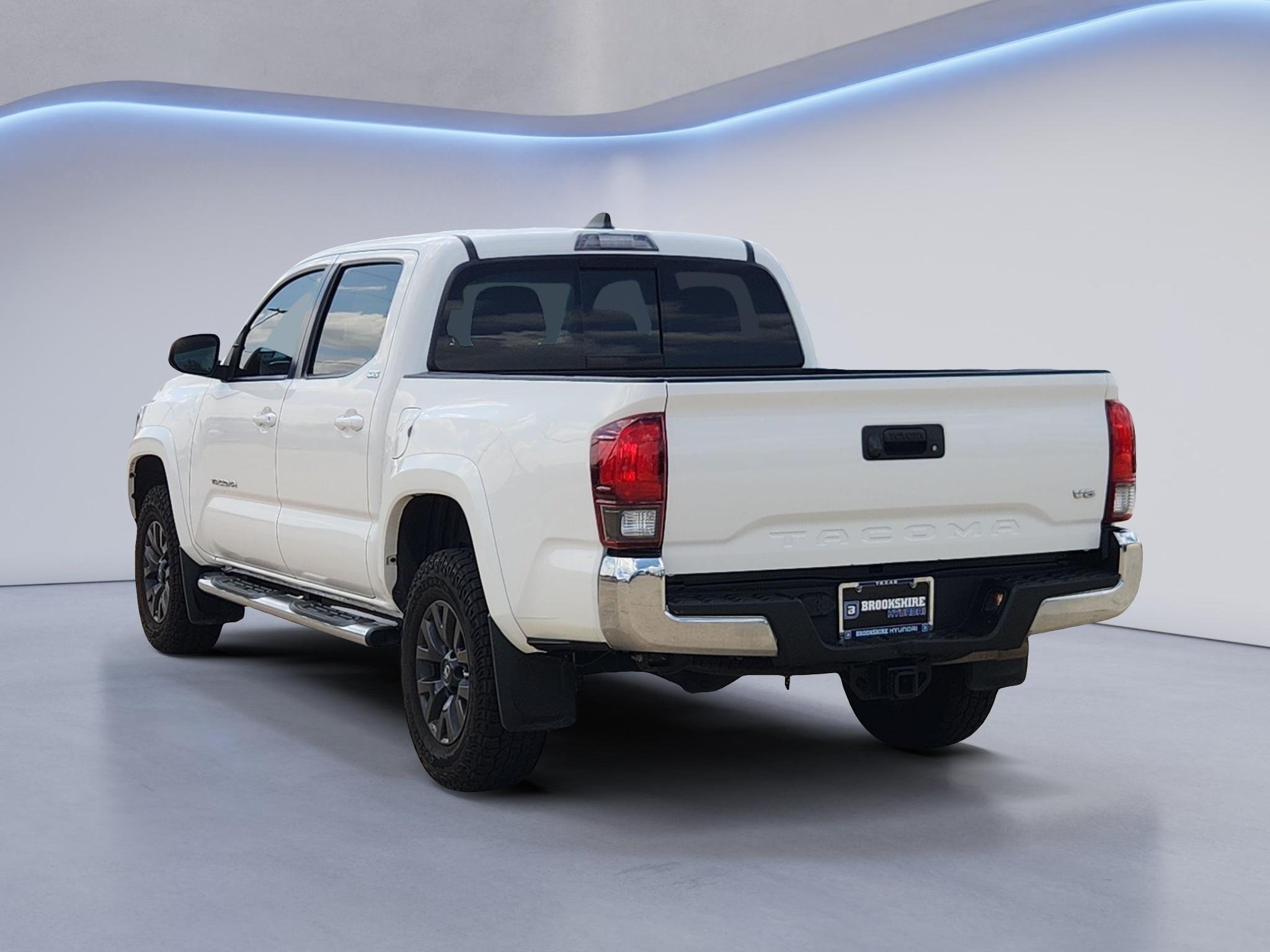 Used 2023 Ice Cap Toyota SR5 image 6