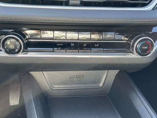 Used 2025 White Chevrolet LT image 25