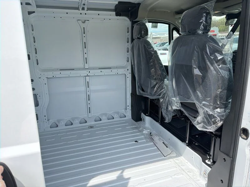 New 2026 Bright White Clear-Coat Exterior Paint RAM Low Roof image 13