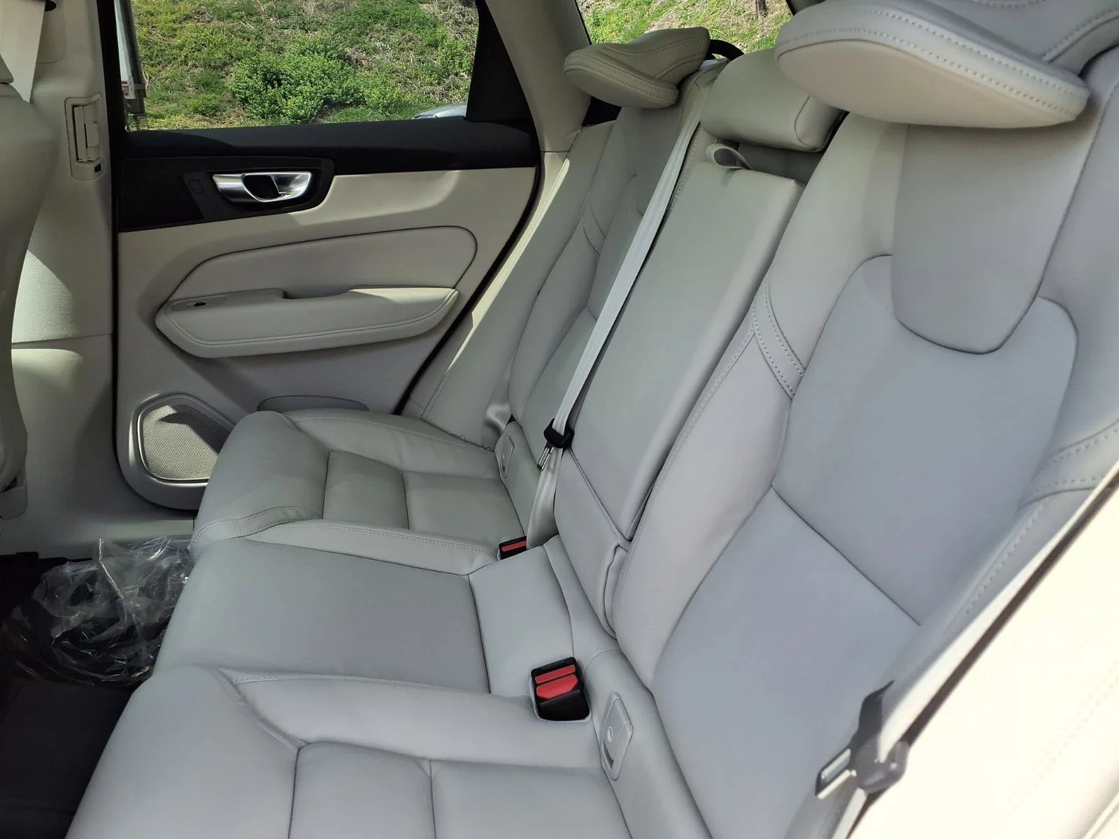 New 2026 Denim Blue Metallic Volvo Ultra image 6