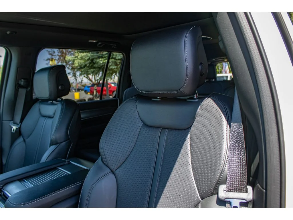 New 2026 Bright White Clearcoat Jeep Limited Altitude image 39