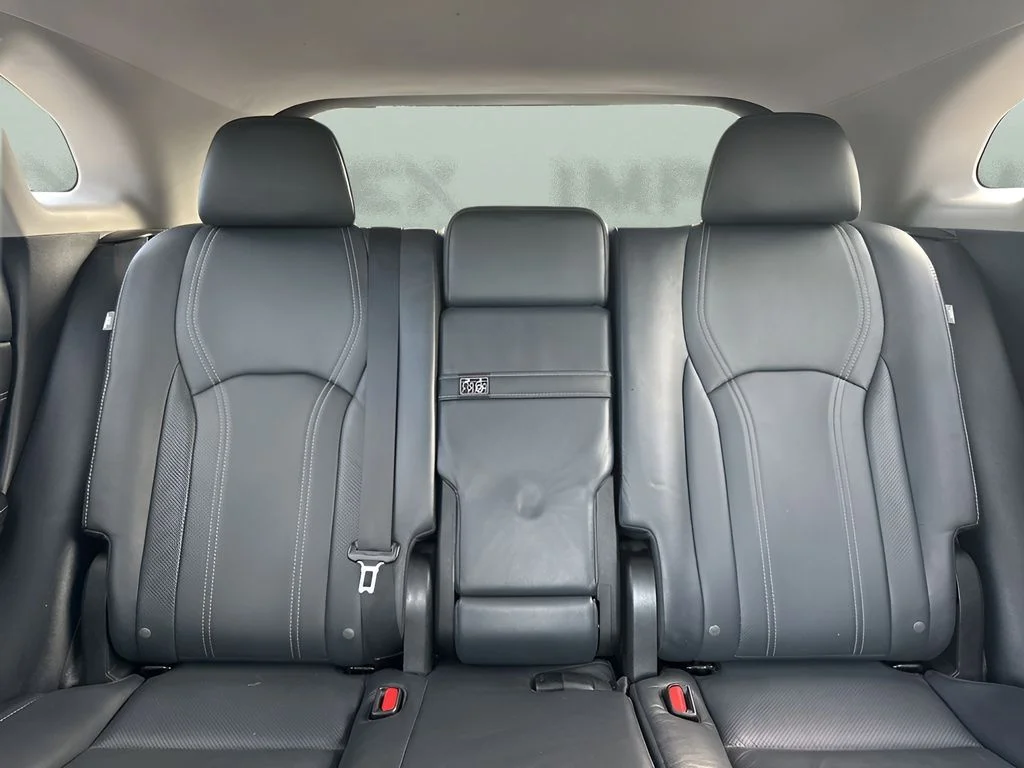 Used 2018 White Lexus 450h image 12