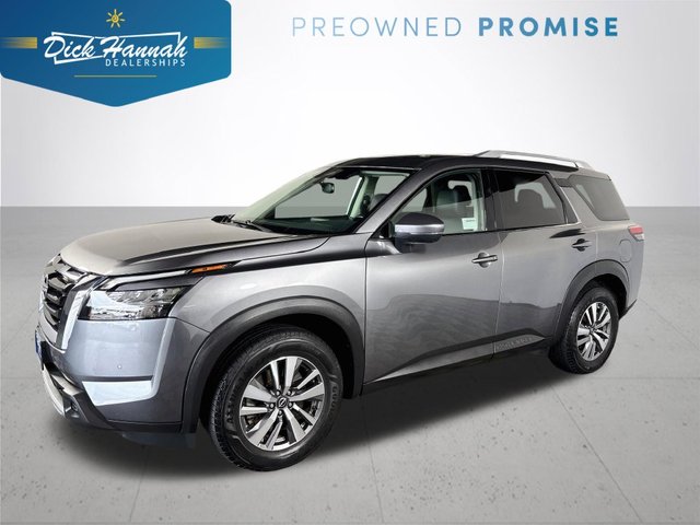 2022 Nissan Pathfinder SL