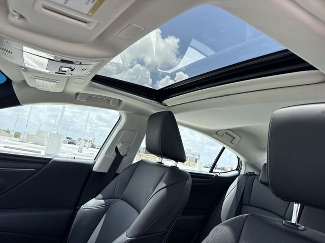 Certified Used 2025 CAVIAR Lexus 300h image 22